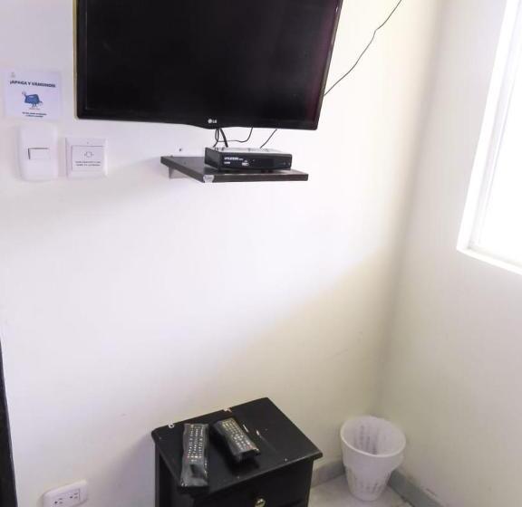 اتاق اکونومی, Hostel Stingray