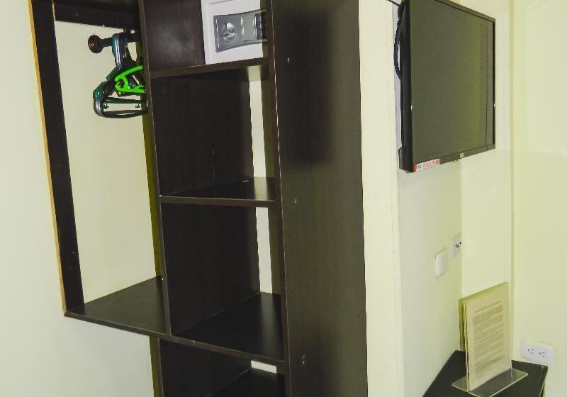 اتاق اکونومی, Hostel Stingray