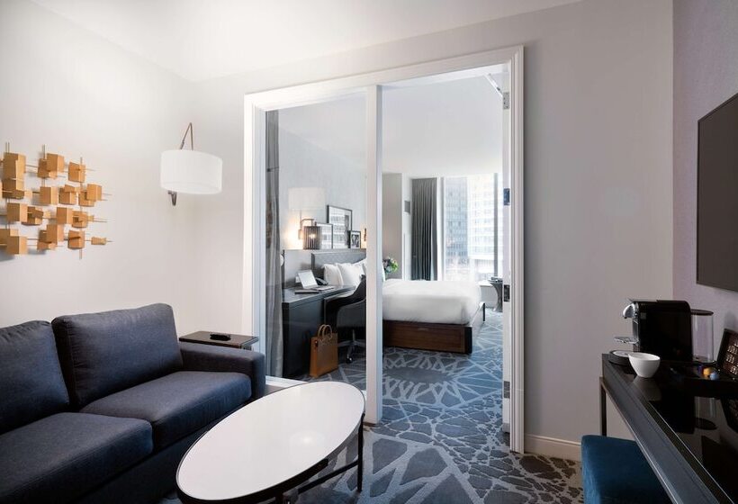 Suite Tilpasset til Handicappede, Londonhouse Chicago Curio Collection By Hilton