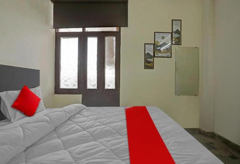 Трехместный Номер Классика, Oyo Flagship 81142  Town Palace