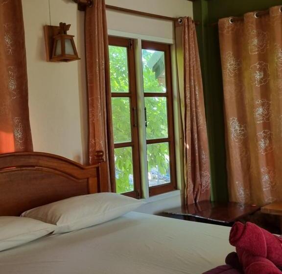 بنجلو قياسى, Hello Sichang Bungalow