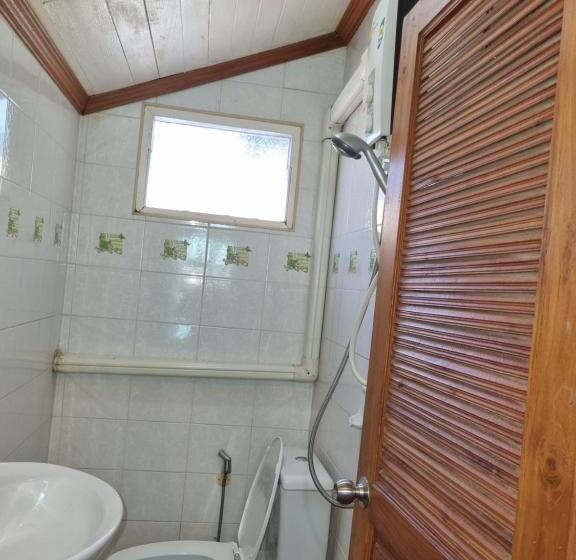Номер Deluxe Вид на Море с Балконом, Hello Sichang Bungalow