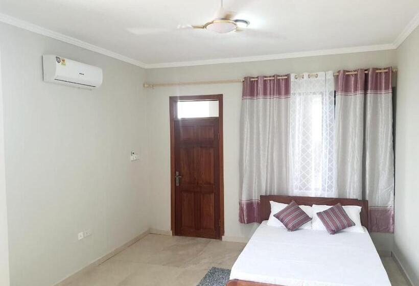 Номер Deluxe, Spacious Holiday Let Wi Fi & Private Amenities Oyibi