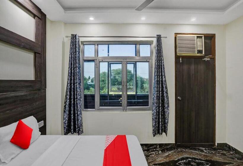 اتاق کلاسیک سه تخته, Oyo Flagship 80984  Siddhi Vinayak