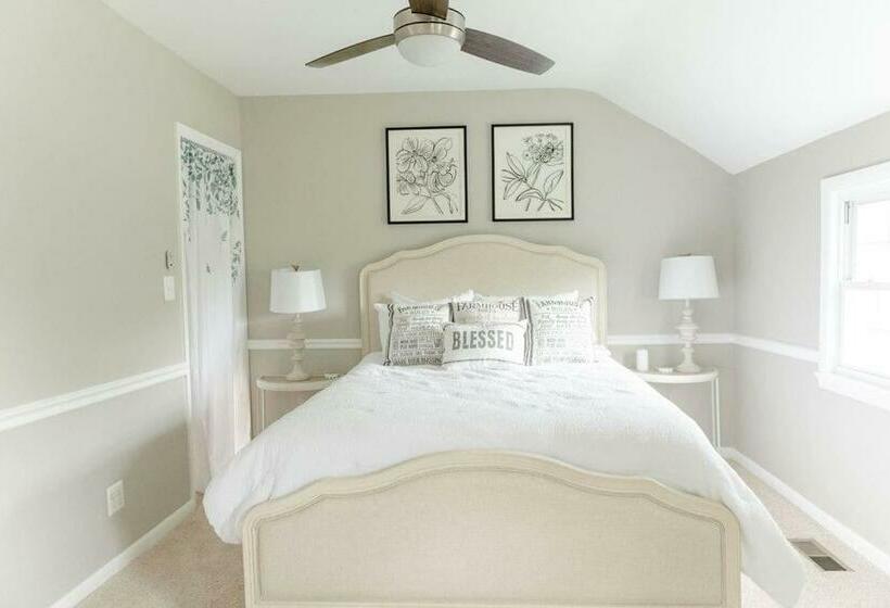 Семейный Номер, Cottage Escape In Virginia Wine Country
