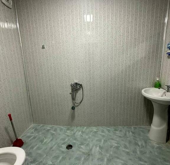 اتاق خانوادگی, Guest House Lovely Guest