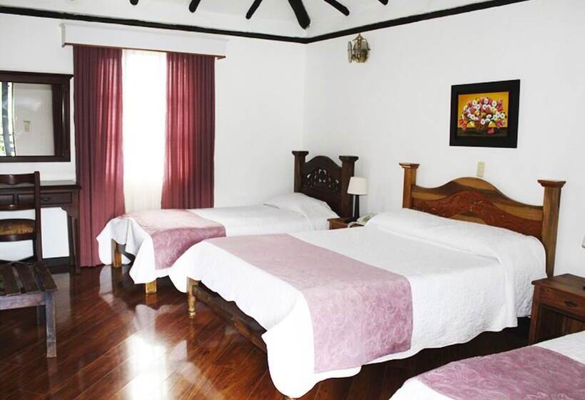 اتاق استاندارد چهار تخته, Andres Venero