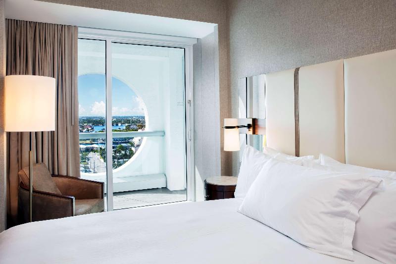 オーシャンビュージュニアスイート, Conrad Fortlauderdale Beach
