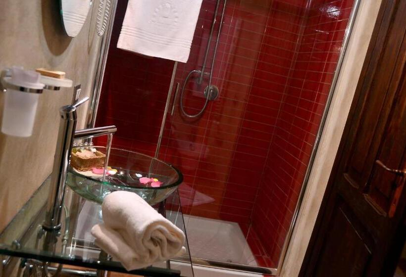 اتاق استاندارد, Robur Marsorum Albergo Diffuso