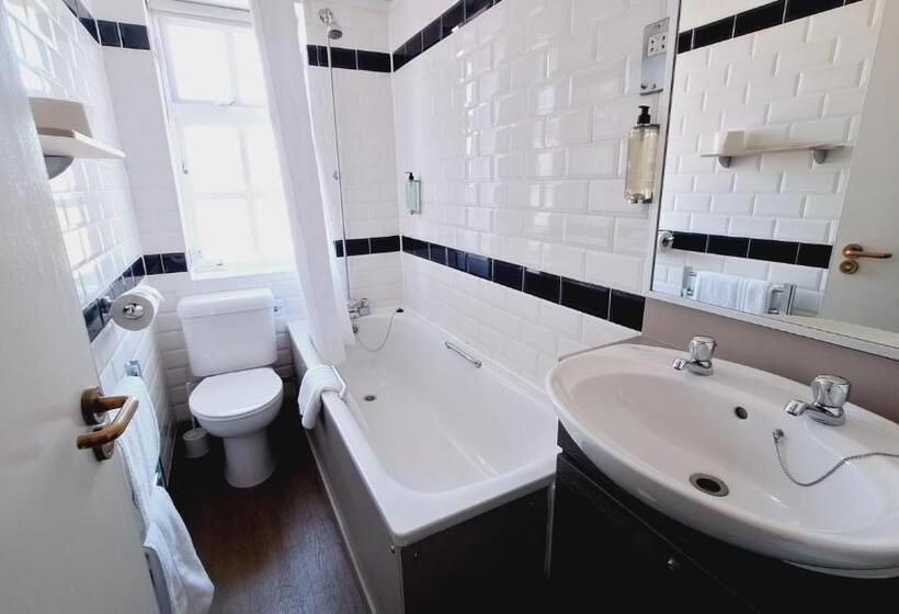 Номер Стандарт, The Brocket Arms Wetherspoon