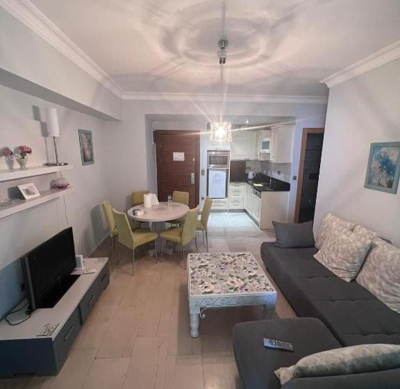 Люкс Deluxe Вид на Море, Luxery Suite Goldcity Gold City Alanya