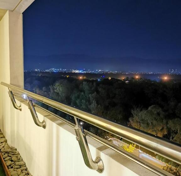 آپارتمان 3 خوابه, Centaurus Apartments Islamabad
