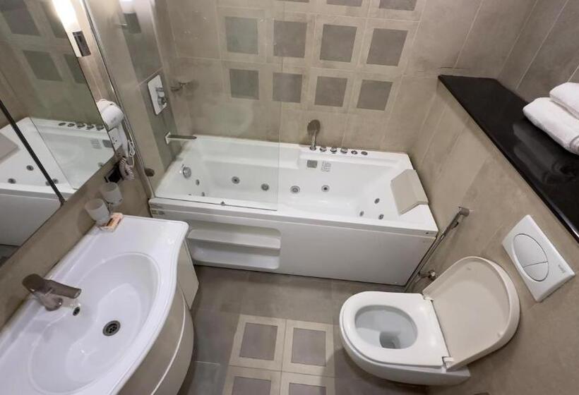 2 Bedrooms Apartment City View, Centaurus Apartments Islamabad