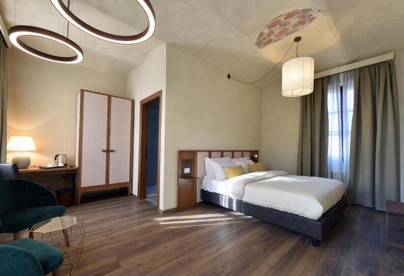 اتاق سوپریور, Cascina La Badia