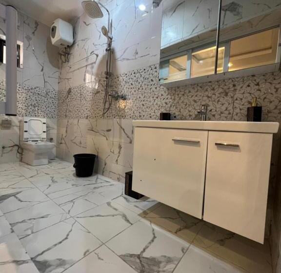 اتاق استاندارد, Sakura Apartment