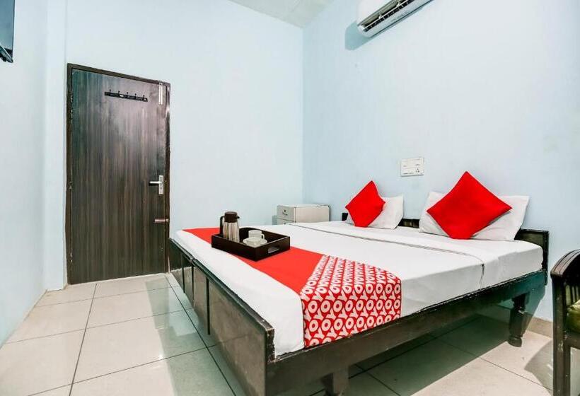اتاق کلاسیک سه تخته, Flagship Moonlight Guest House