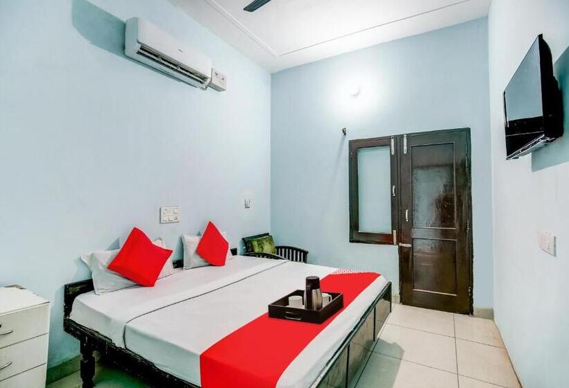 اتاق کلاسیک سه تخته, Flagship Moonlight Guest House