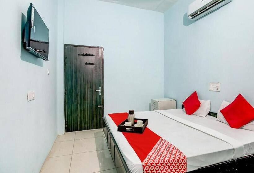 اتاق کلاسیک سه تخته, Flagship Moonlight Guest House