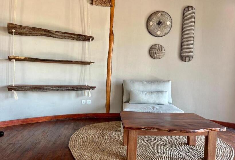 اتاق اساندارد با چشم‌انداز جانبی به دریا, Zenguelemo Lodge