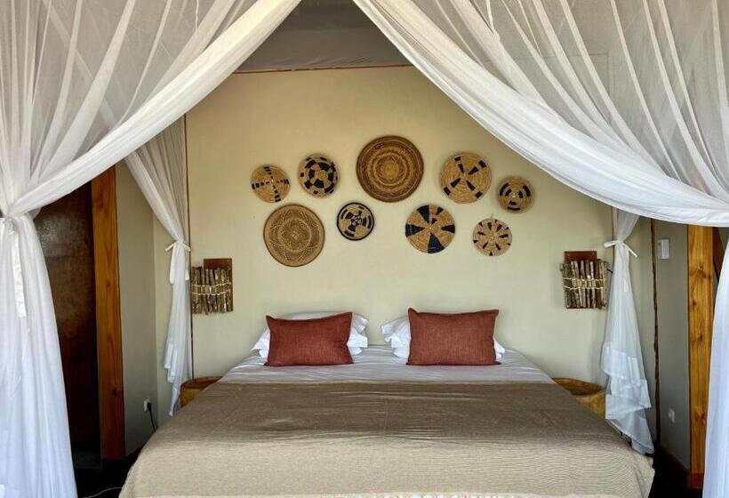 اتاق اساندارد با چشم‌انداز جانبی به دریا, Zenguelemo Lodge
