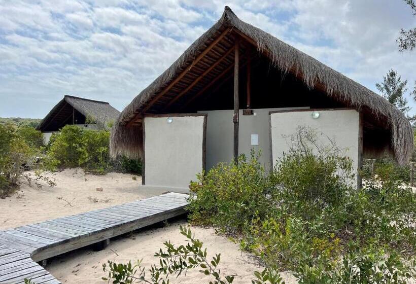 اتاق اساندارد با چشم‌انداز جانبی به دریا, Zenguelemo Lodge