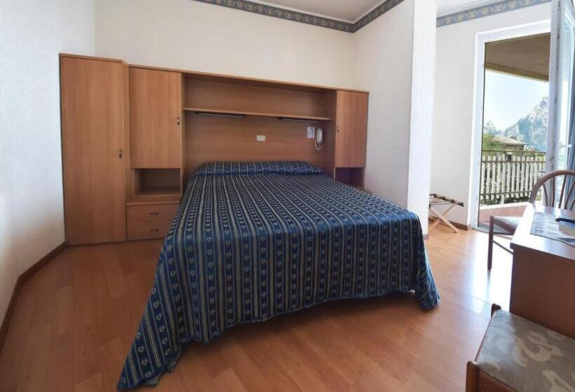 Quarto Estandar, Angelini