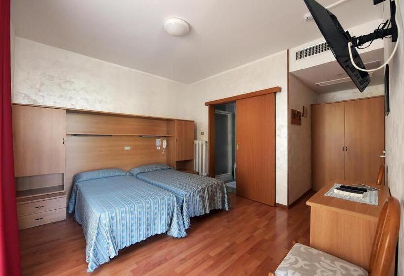 Quarto Estandar, Angelini