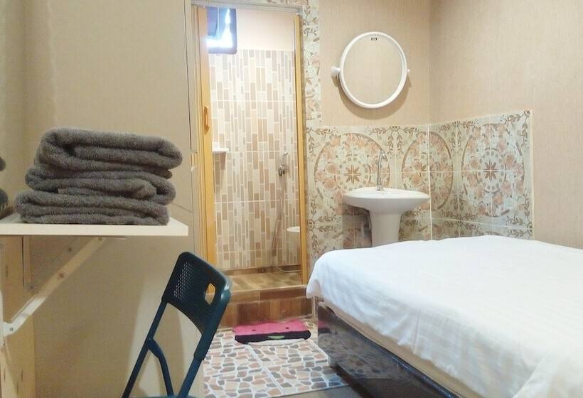 اتاق خانوادگی, Decor Do Hostel