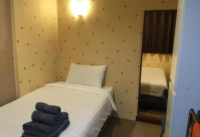 اتاق خانوادگی, Decor Do Hostel