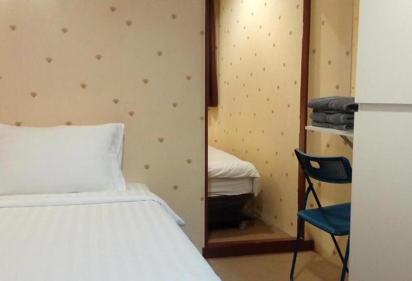اتاق خانوادگی, Decor Do Hostel