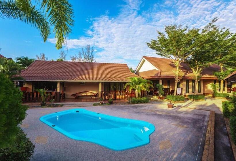 بانگلوی استاندارد, Maleedee Bay Resort