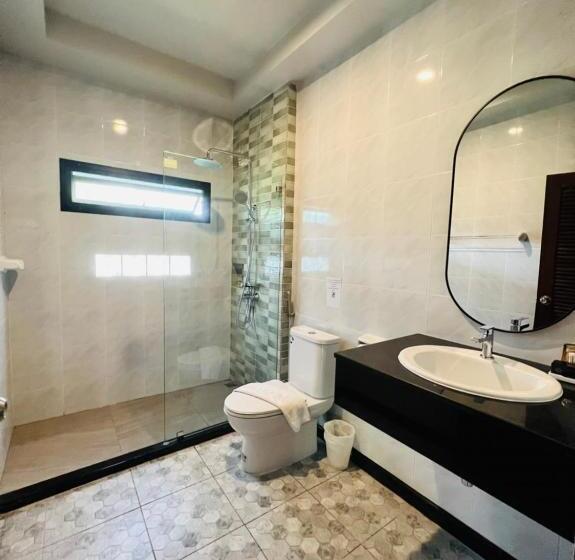 بانگلوی استاندارد, Maleedee Bay Resort