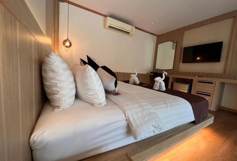 بانگلوی استاندارد, Maleedee Bay Resort