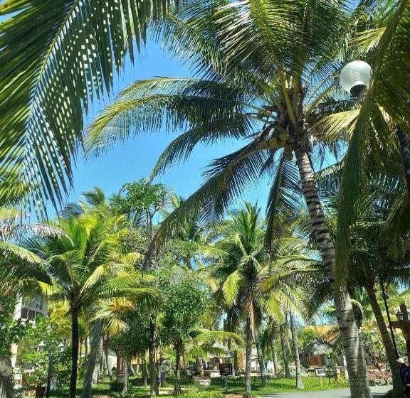 اتاق استاندارد سه تخته با چشم‌انداز باغ, Kega Lighthouse Resort Bình Thuận