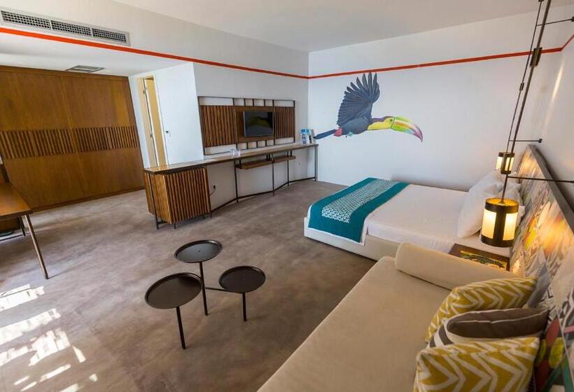 海景豪华三人间, Folie Marine Beach Hotel Club