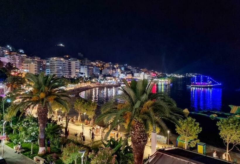 اتاق استاندارد سه تخته با بالکن, Vila Elite