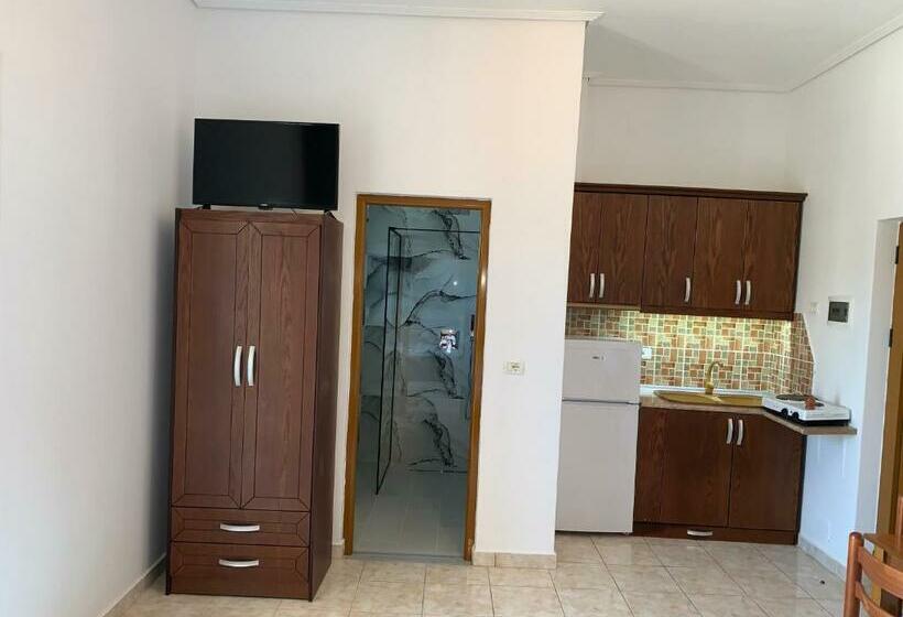 اتاق استاندارد سه تخته با بالکن, Vila Elite