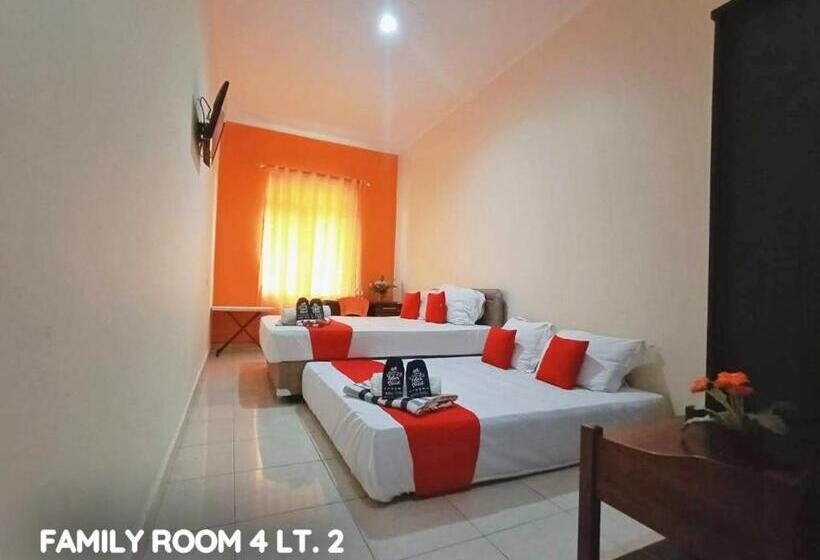 패밀리 룸, My Place Guest House Manado