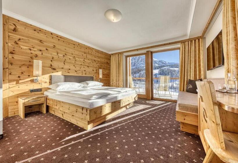 سوئیت جونیور با چشم‌انداز کوهستان, Brunelle Seiser Alm Lodge