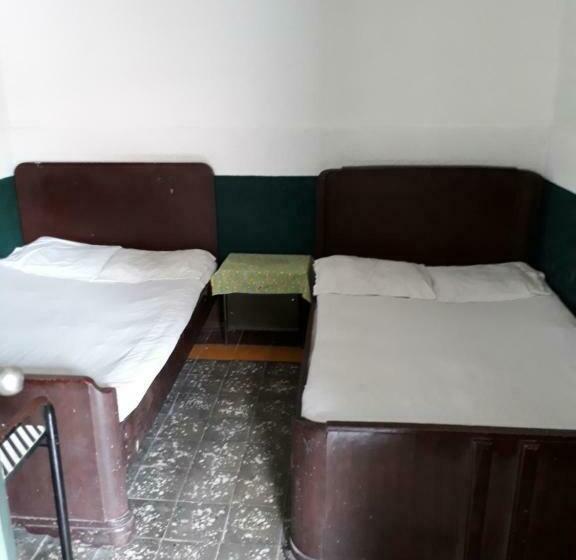 اتاق استاندارد با سرویس بهداشتی مشترک, Residencias Escorial