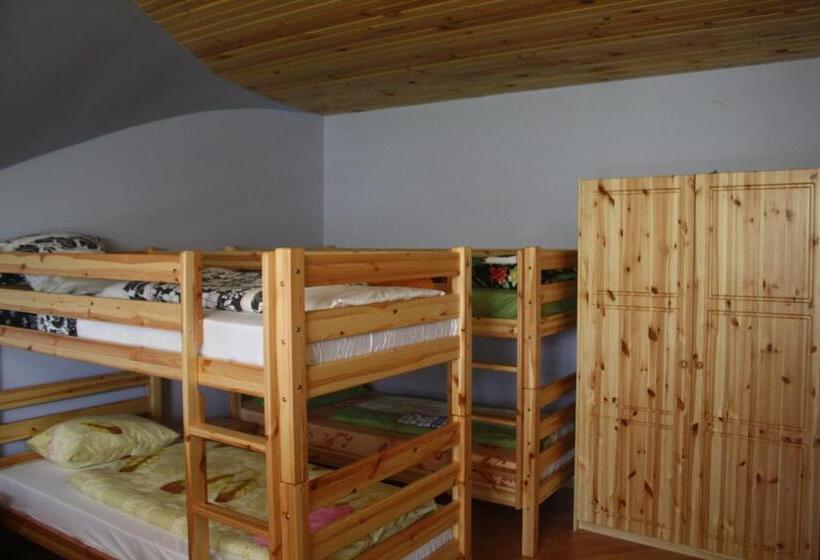 اتاق خانوادگی, Guest House Kalnu Pūpoli
