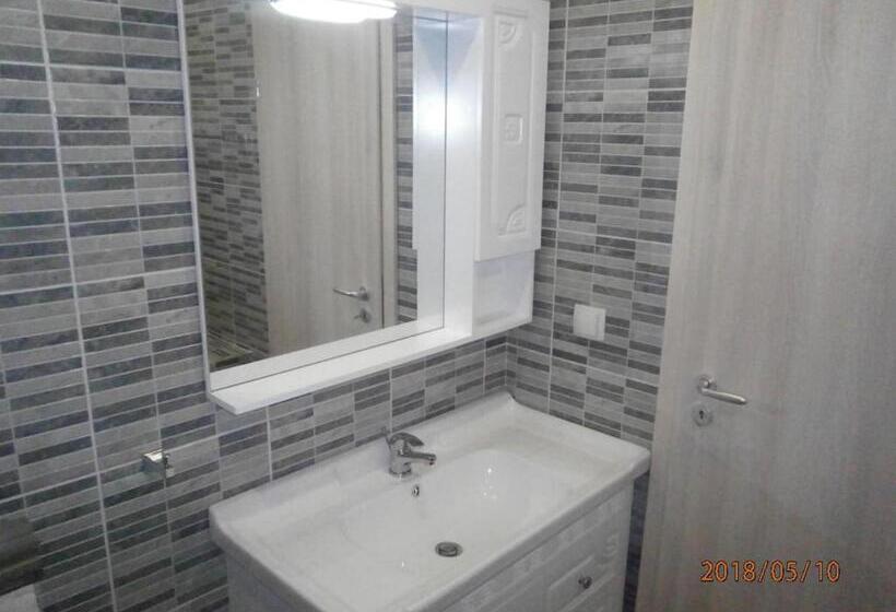 شقة غرفة واحدة مزودة بتراس, Apartments In Las Brisas