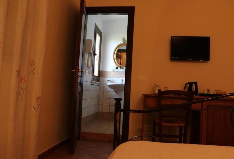 اتاق استاندارد سه نفره, B&b Le Foglie D'argento