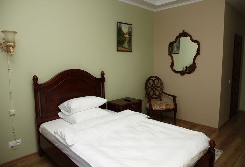 اتاق اکونومی یک تخته, Boutique Hotel Stolica
