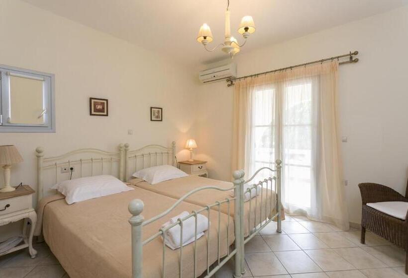 ویلای 1 خوابه, Iliada Villas