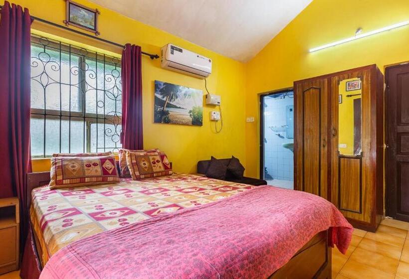 Номер Стандарт с Балконом, Jes Guest House