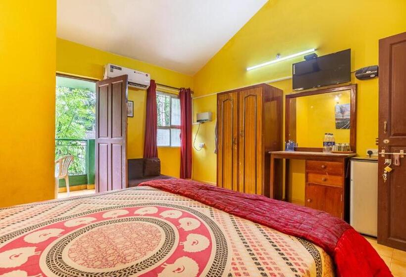 Трехместный Номер Стандарт с Балконом, Jes Guest House