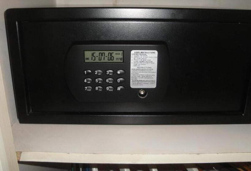 דירת חדר, Residence Meublee Services
