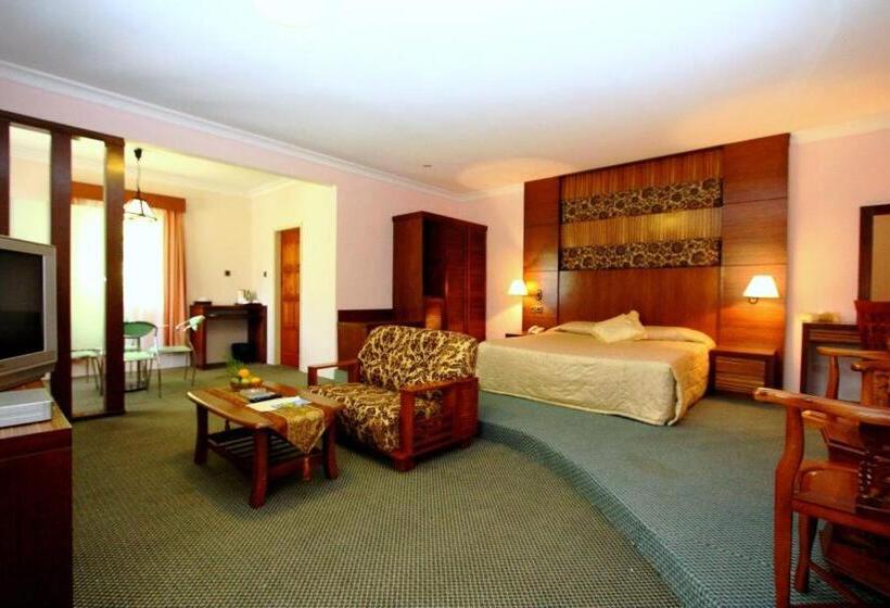 Студия Стандарт, Rompin Beach Resorts