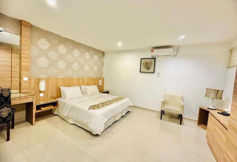 Семейный Номер, Rompin Beach Resorts
